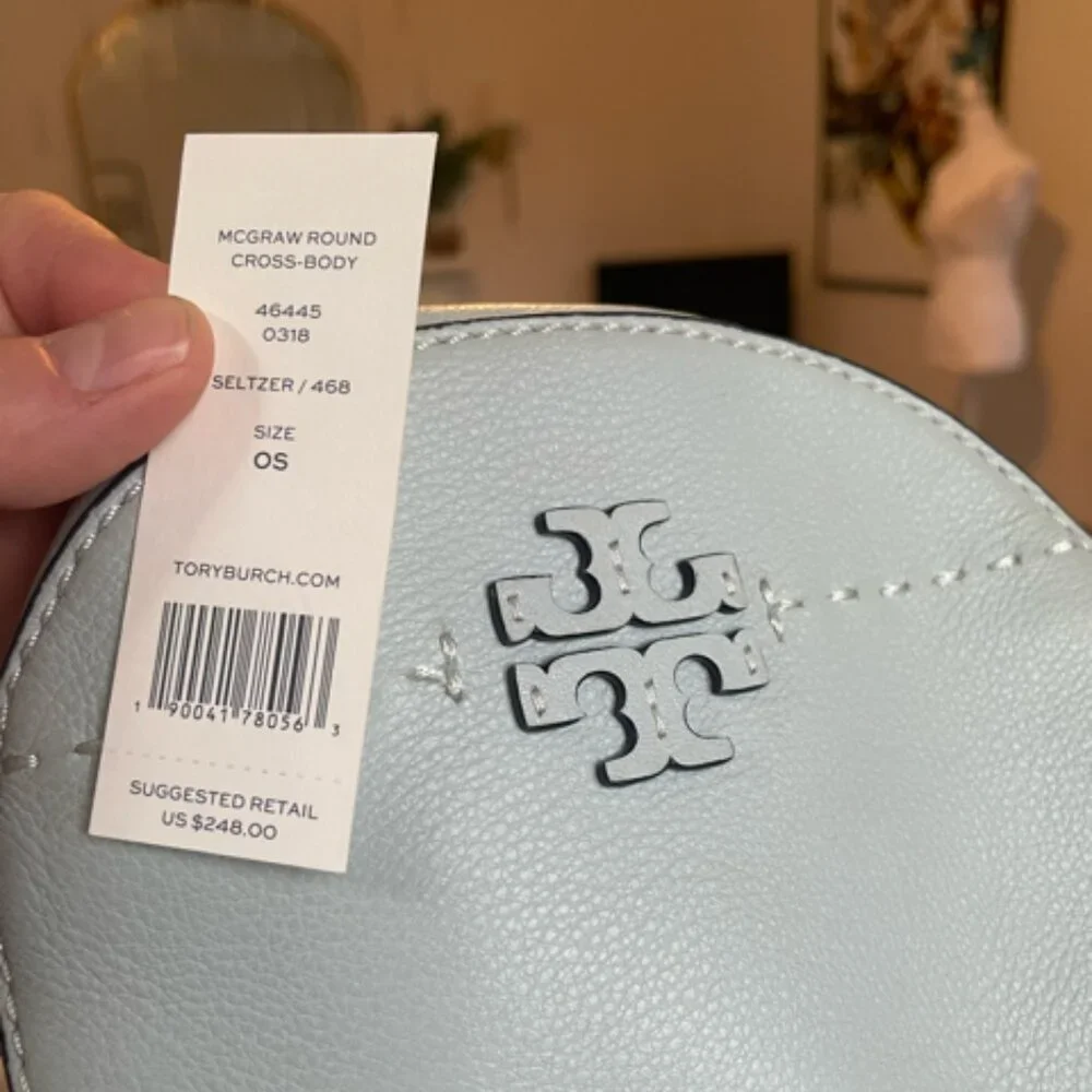 Tory Burch McGraw Leather Round Crossbody / Like New / Light Blue - Picture 8 of 11